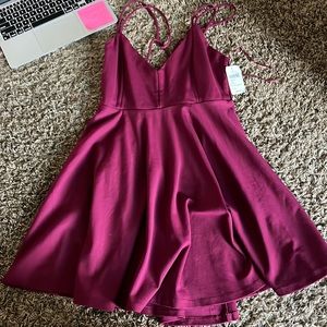 Windsor Maroon Homecoming Dress, NEVER WORN STILL HAS TAGS